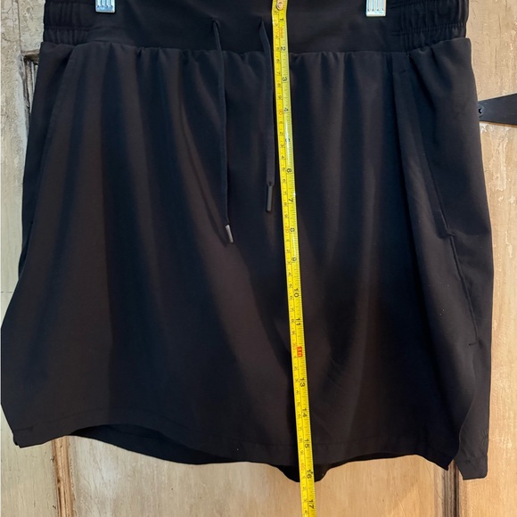 Skort Size Small. Excellent Condition - Picture 4 of 6